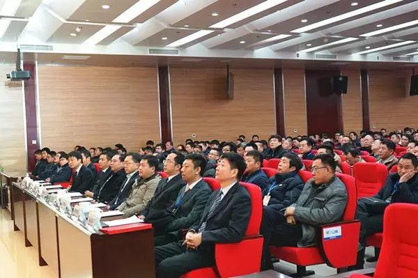 【新时代新篇章】 郑州宇通重型装备有限公司揭牌庆典盛大举办